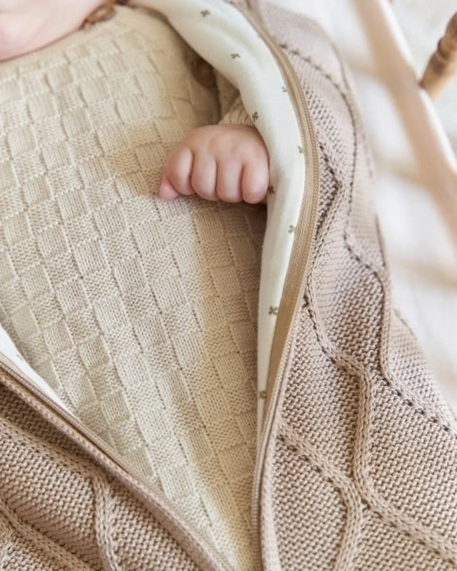 Кокон детский Oliver Loomknits Капучино 5